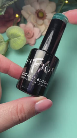 
                  
                    Load and play video in Gallery viewer, Emerald Bloom | Cat Eye FX Gel Polish | Fuzion FX 15ml
                  
                